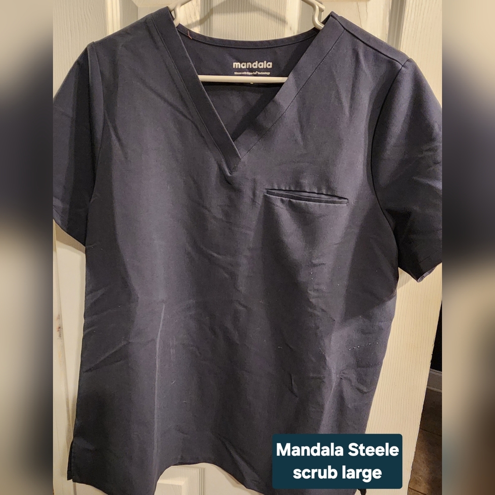 Mandala Steele scrub top Size Large